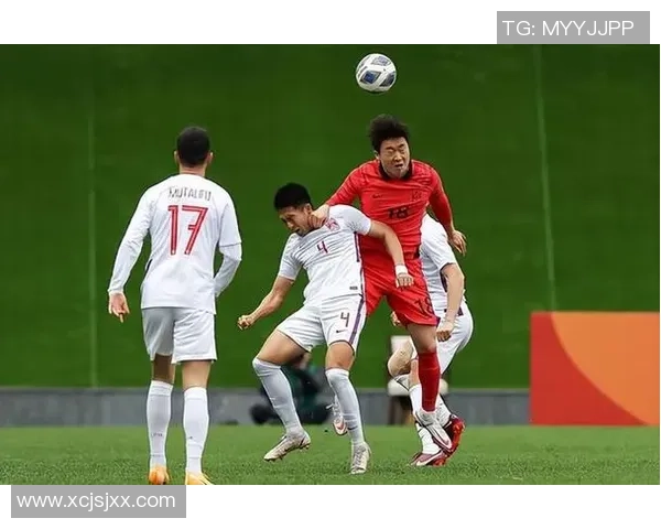 中国香港足球队迎战韩国队力争在主场取得佳绩